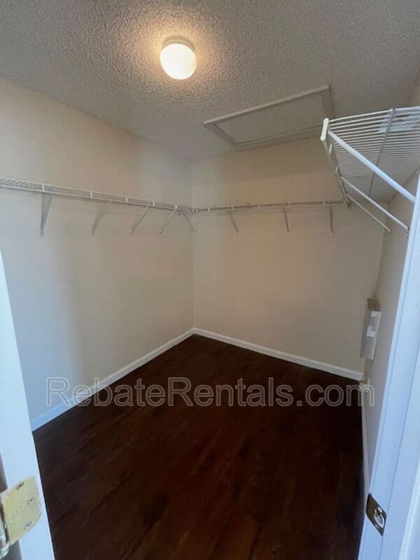 Jacksonville House: 5009 Grand Lakes Drive