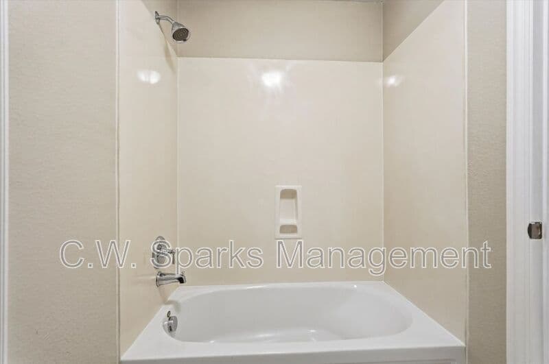 Dallas House: 6716 Prairie Flower Trail