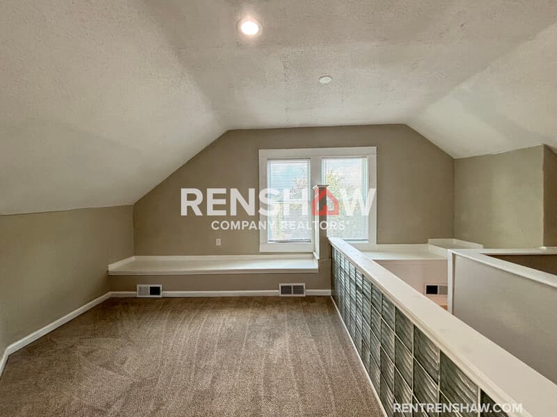 Memphis House: 59 N Willett St