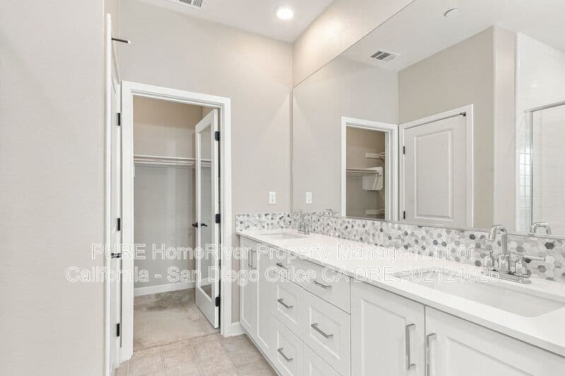 San Marcos House: 1233 Sunrise View