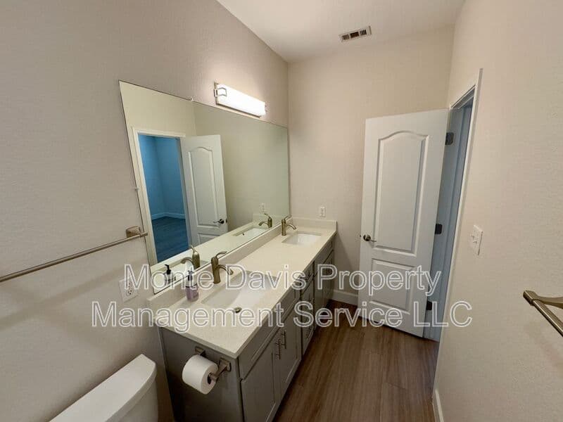 Cedar Park House: 2105 Sage Canyon Drive