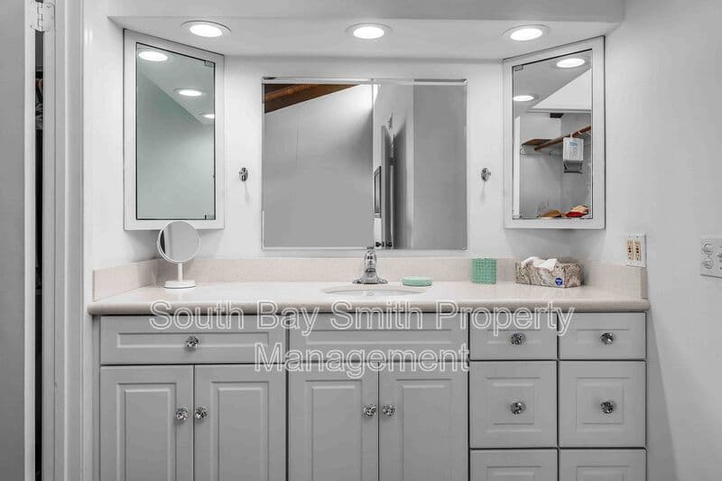 Redondo Beach Condo: 420 Palos Verdes Blvd