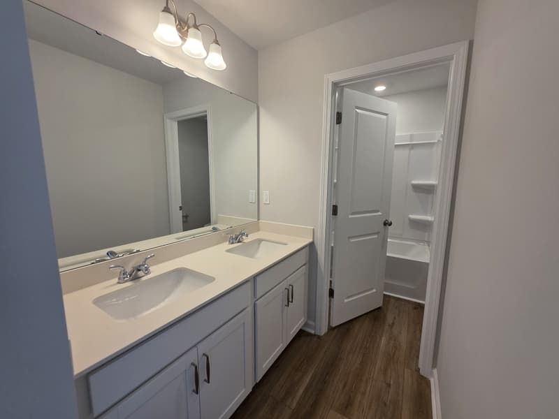 Youngsville House: 9 Silverbell Court