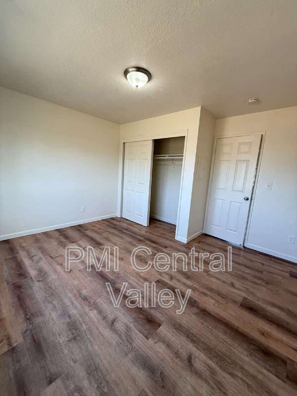 Denair Condo: 3557 Merced Ave C