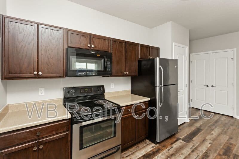 Grimes Condo: 1951 N James St