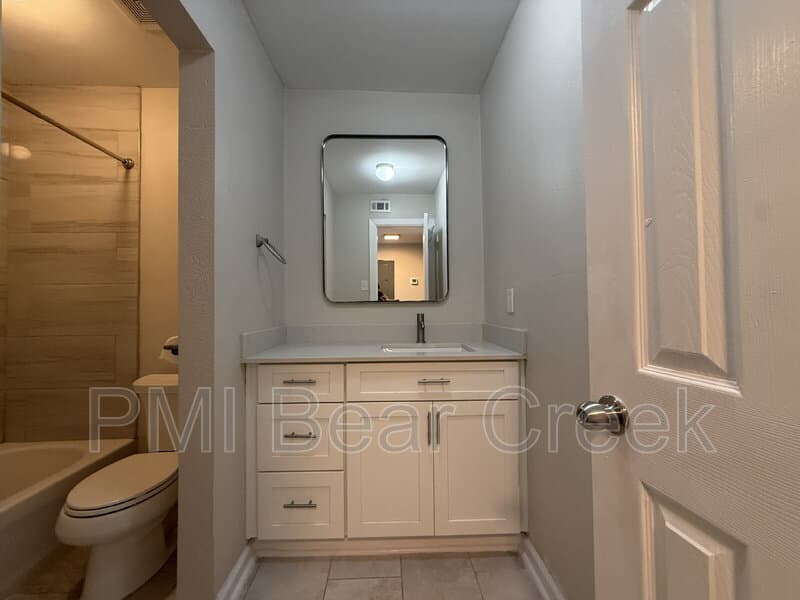 Houston Condo: 1824 Thonig Road