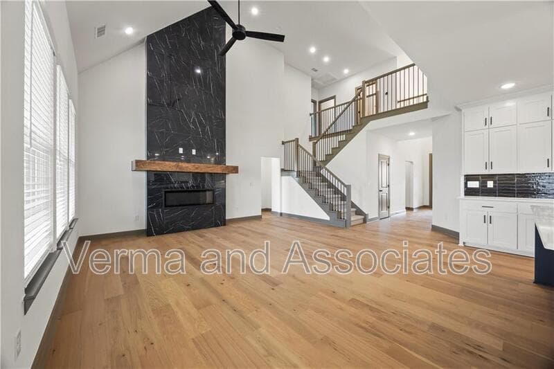 Centerton House: 1241 Mammoth St