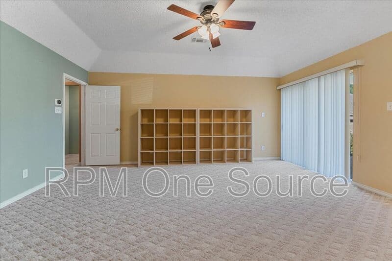 Plano House: 6752 Macintosh Drive