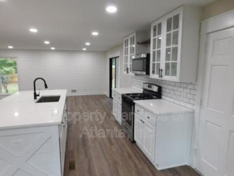 Marietta House: 2980 Prince Howard Dr