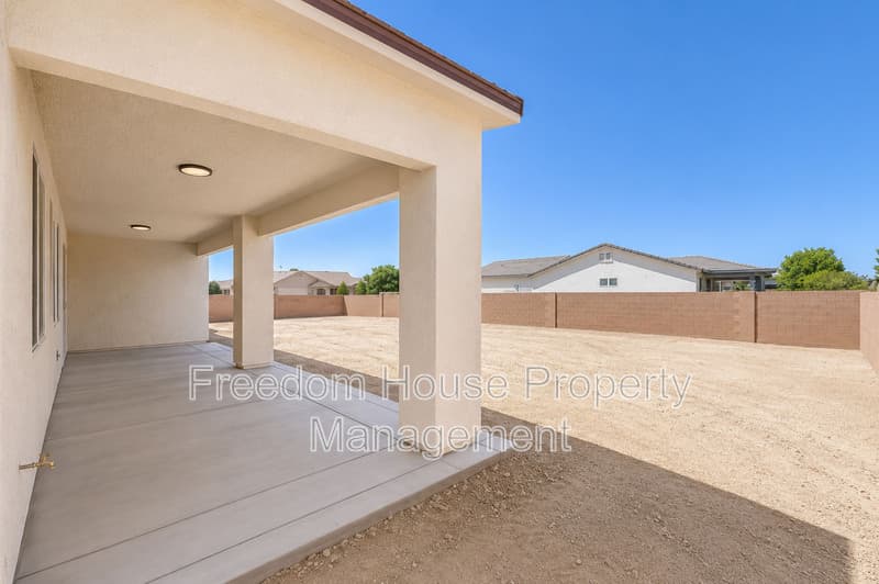 Pahrump House: 6380 Waterford Street
