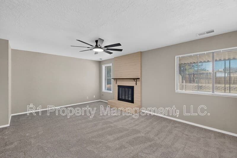 Rio Rancho House: 209 Villa Verde Drive Southeast
