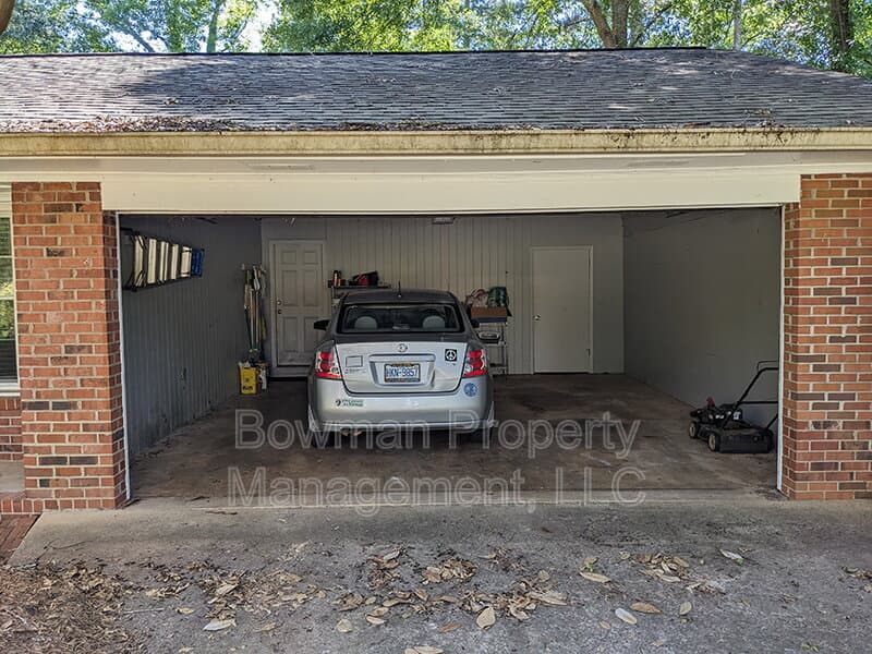 Athens House: 115 Davis Estates Rd
