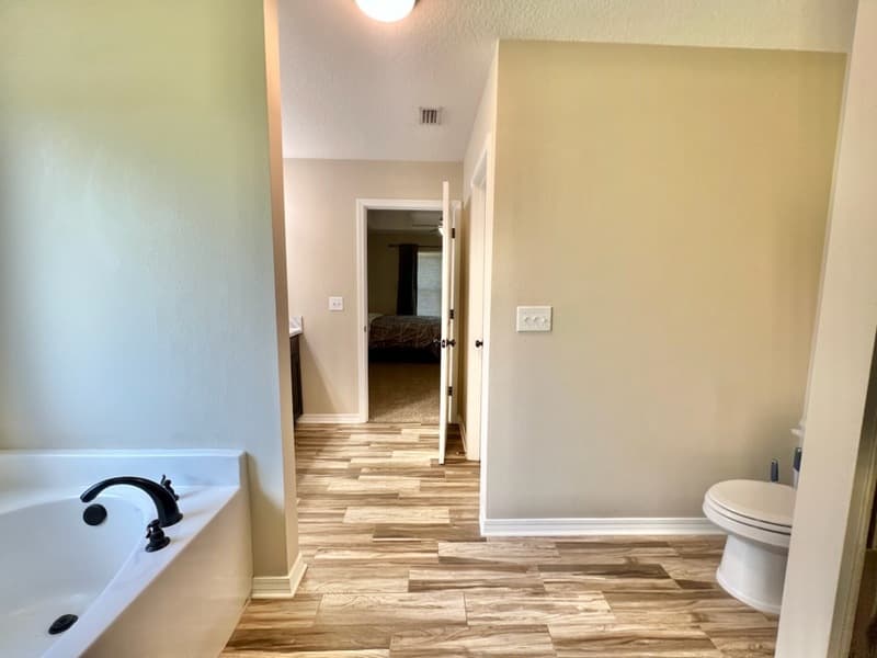 Crestview House: 6193 Anchors Drive
