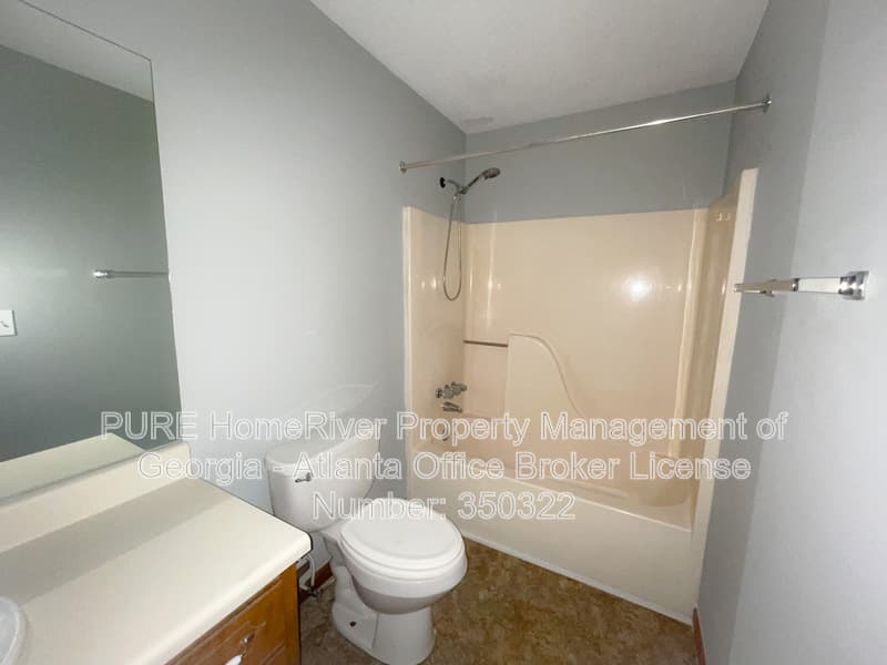 Lawrenceville House: 2280 Castle Royale Dr