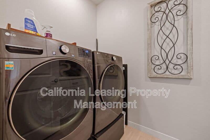 Valencia House: 27233 Red Willow Court
