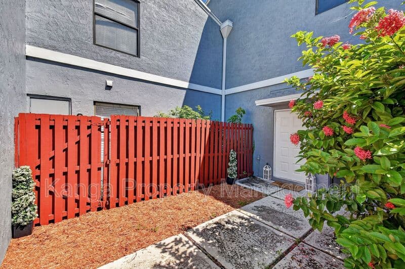 Boynton Beach Condo: 1 Crossings Circle