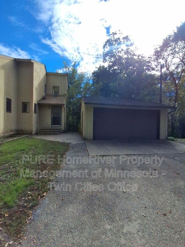 Northfield House: 1468 90th St W