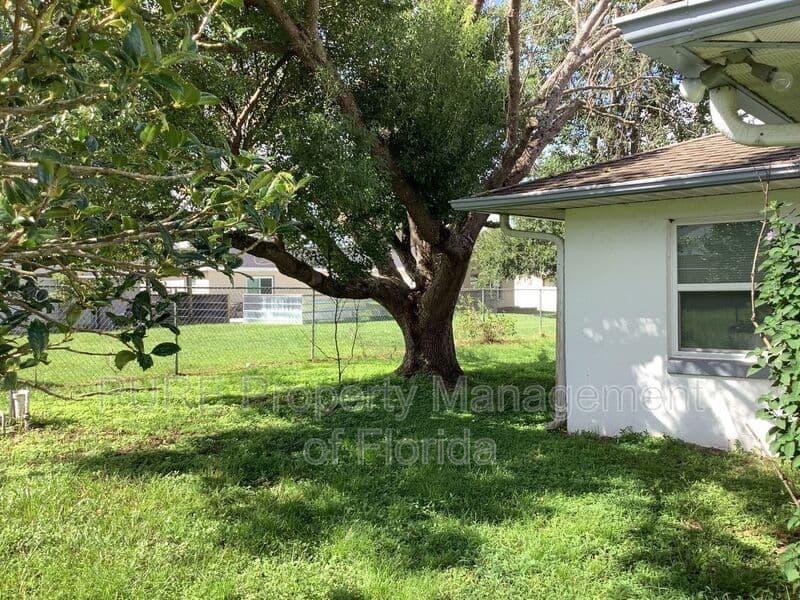 Ocala House: 16 Almond Terrace