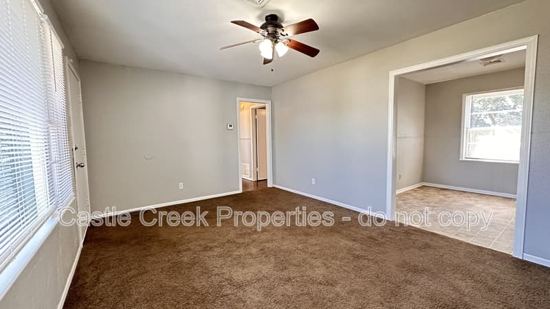 Midwest City House: 1104 Hickory Lane