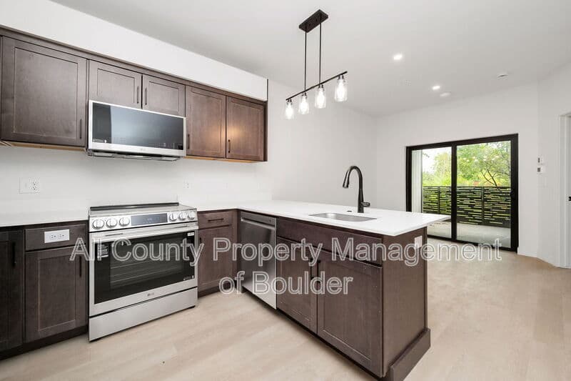 Boulder Condo: 2301 Pearl St