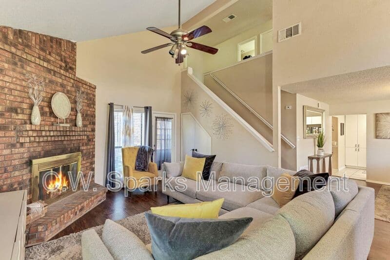 Rowlett House: 4018 Smartt Street