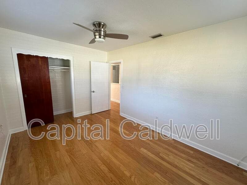 Clearwater House: 18 N Meteor Ave