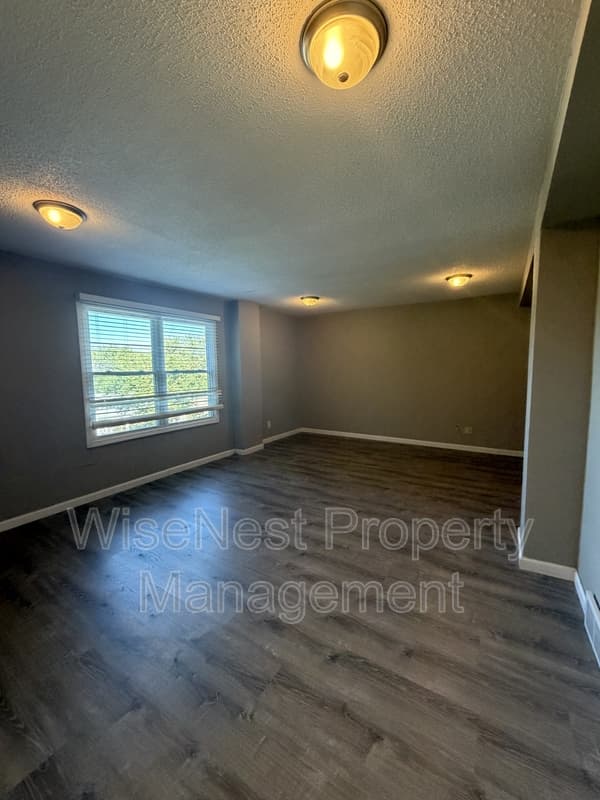 Shawnee House: 11914 West 49th Place