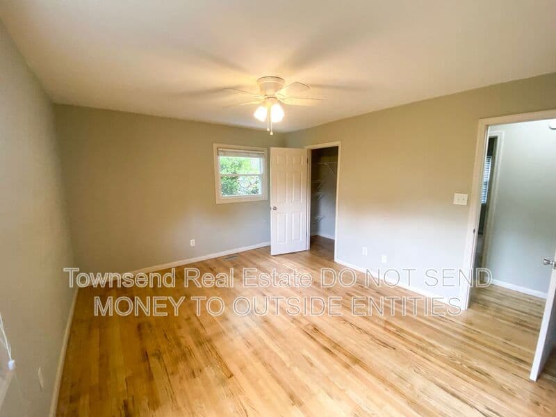 Fayetteville House: 212 Haverhill Drive