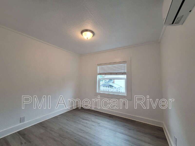 Sacramento House: 3116 40th St