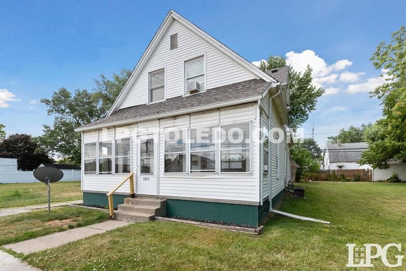 Toledo Condo: 3843 Peru St