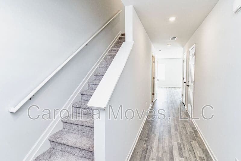Inman House: 638 Farmstead Trail