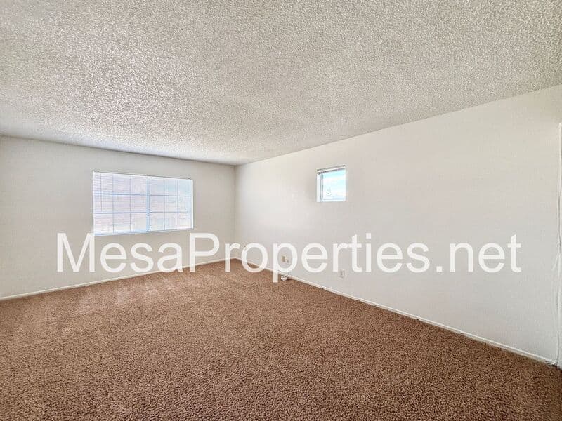 Victorville House: 14581 King Canyon
