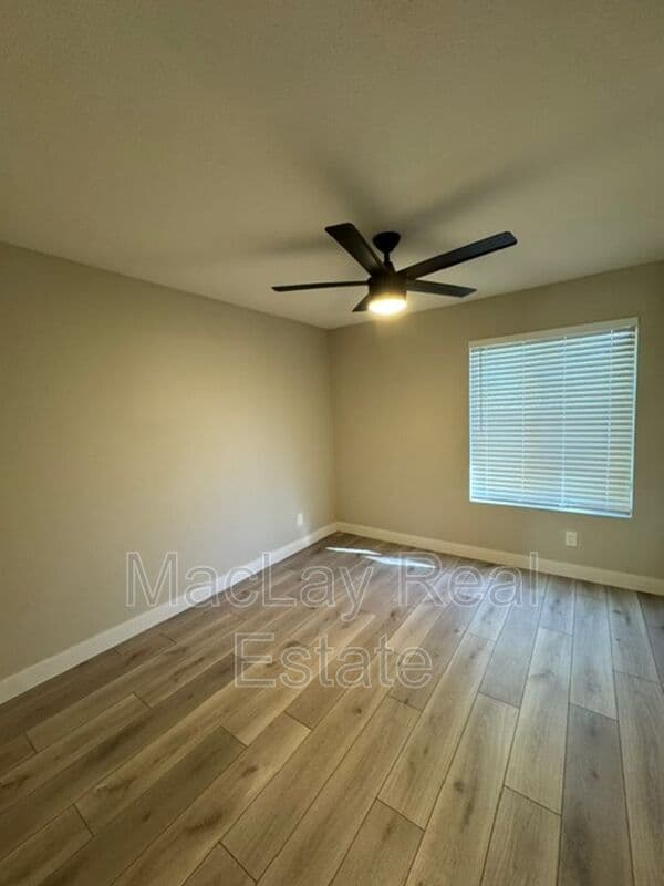 Glendale House: 4634 W Wagoner rd