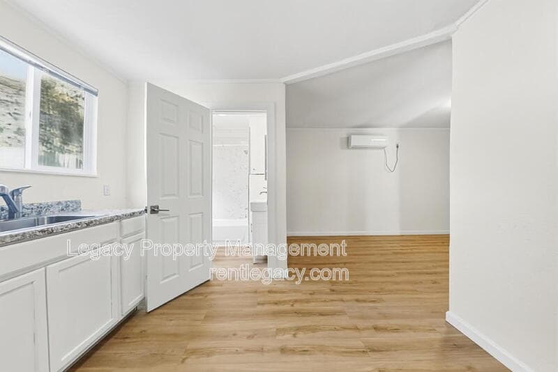 Sacramento House: 3617 Willow Street