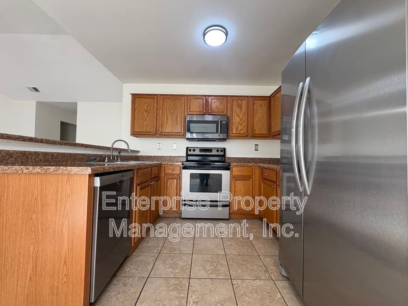 Cordova House: 7125 Showboat Ln