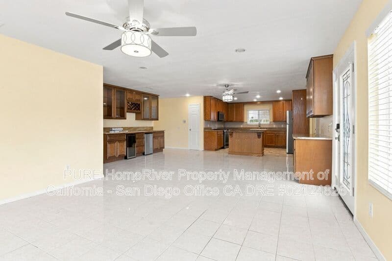 Spring Valley House: 640 Felicita Ave
