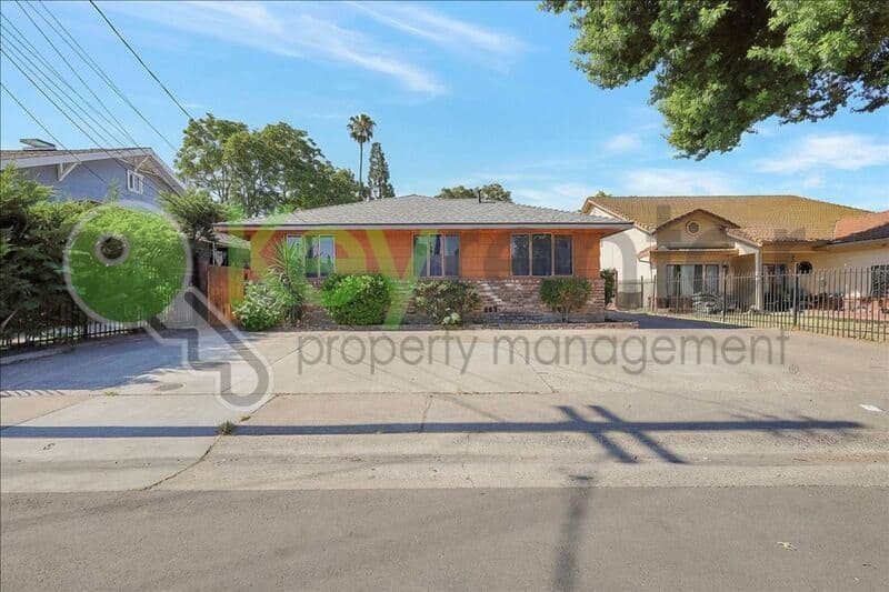 Sacramento House: 4806 Yosemite Avenue
