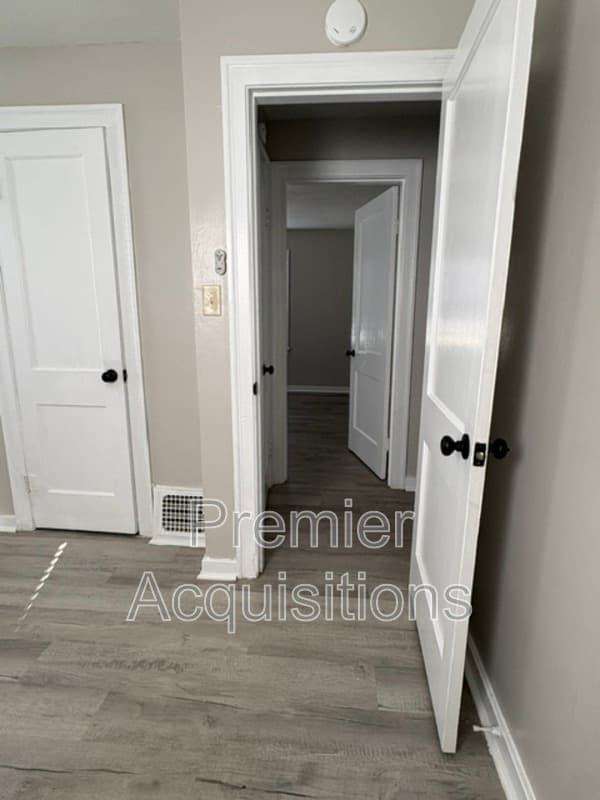 Alton House: 3226 Hawthorne Blvd
