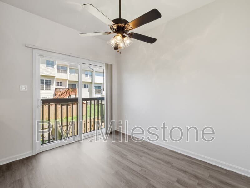Inwood Townhome: 47 Hokes Run