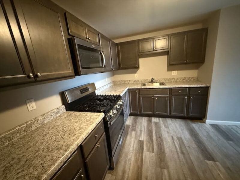 Hanna City Condo: 522 North Main Street - 6HC