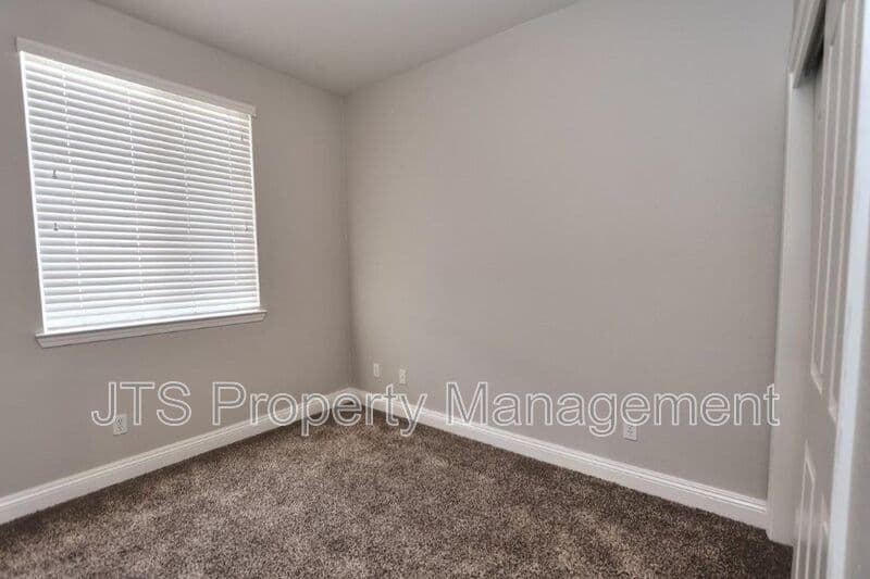 Sacramento House: 5424 Washoe Street