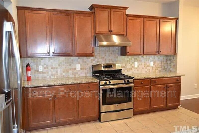 Apex House: 856 Bay Bouquet Lane