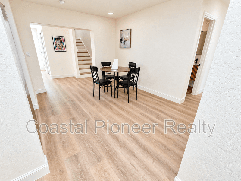 Spring Hill House: 4447 Keyes Ave