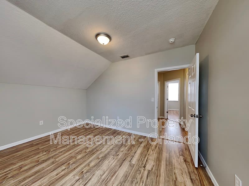 Saint Cloud House: 3334 Kelsey Ln