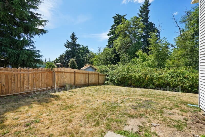 Hubbard Townhome: 2110 Baines Blvd