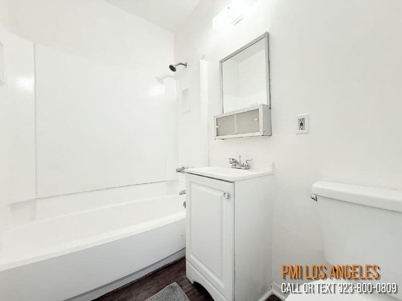 Los Angeles Condo: 1497 West 29th Street