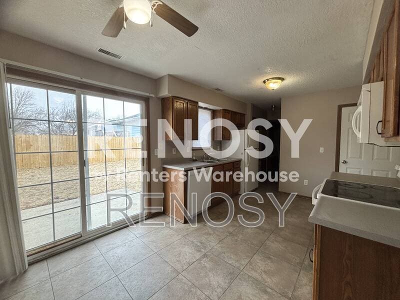 Altoona House: 1504 6th Ave SE
