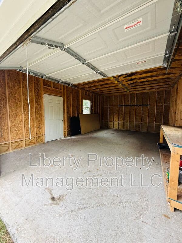 Fayetteville House: 1002 Ryder Court
