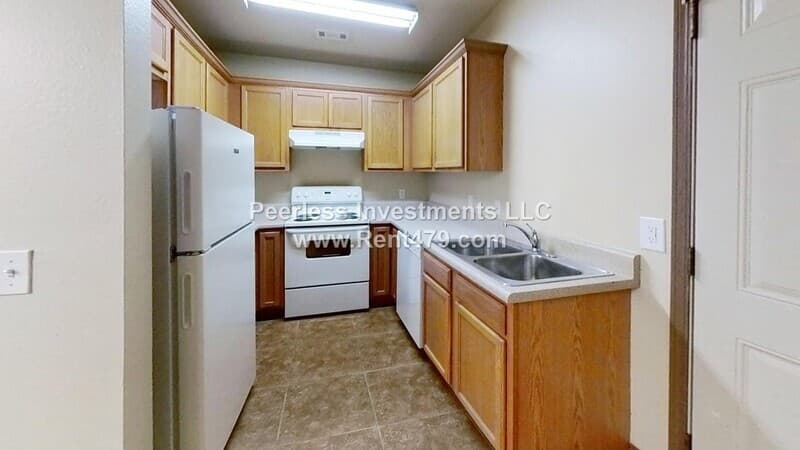 Springdale Condo: 1043-B Vale St