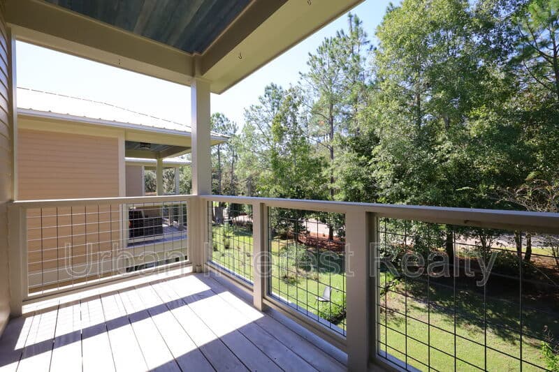 Freeport Townhome: 47 Palm Street